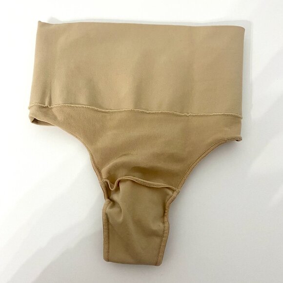 Skims Core Control Seamless Mid Waist Shapewear Thong, Size S/M - Picture 5 of 6